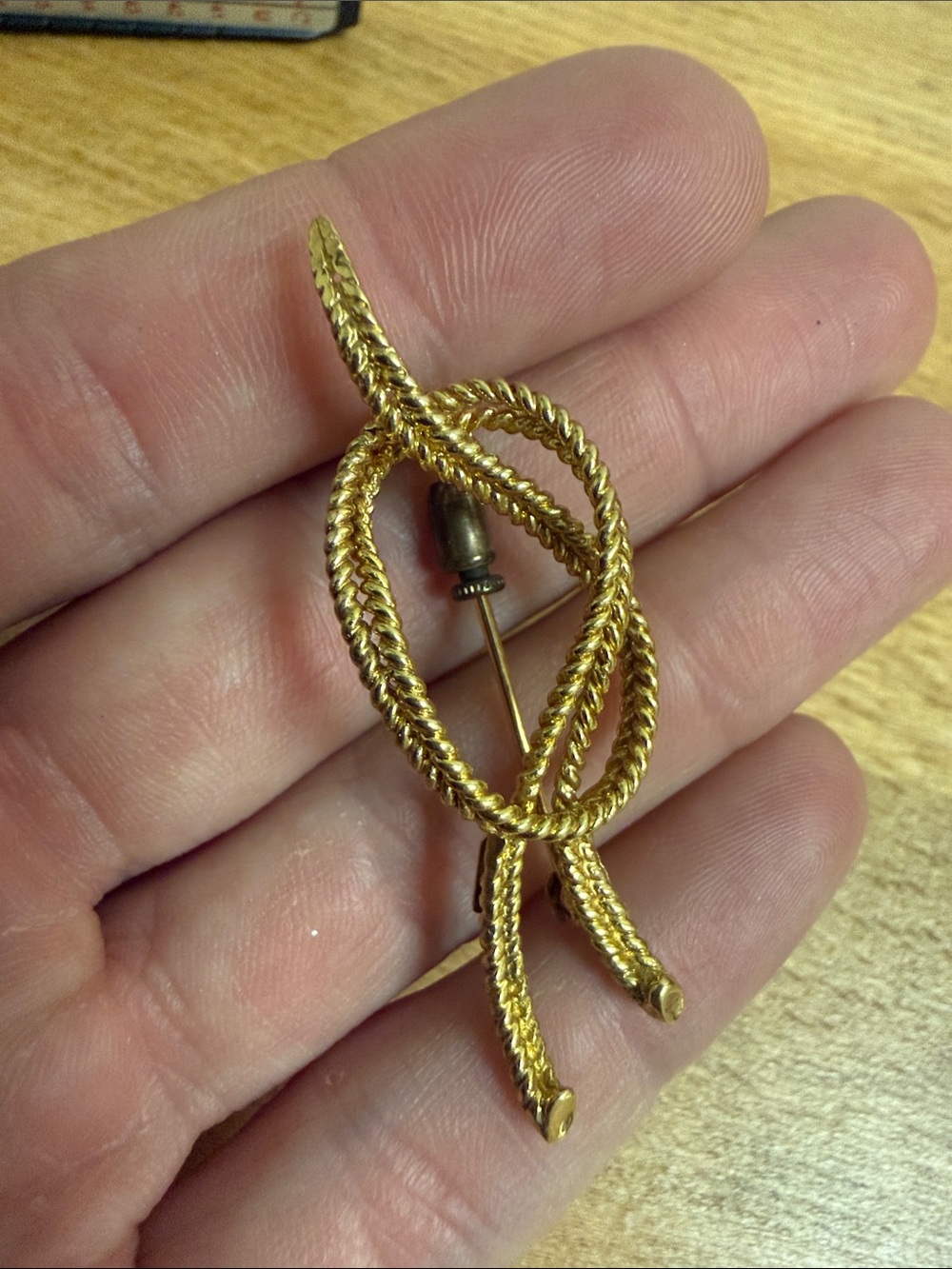 18k gold LJ mark vintage braided twisted rope pin brooch 6g weight